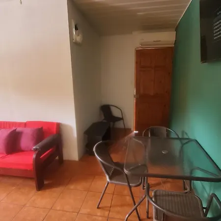 Casa Laura Apartment Quepos Exterior photo